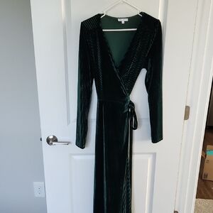Elegant Green Velvet Wrap Dress